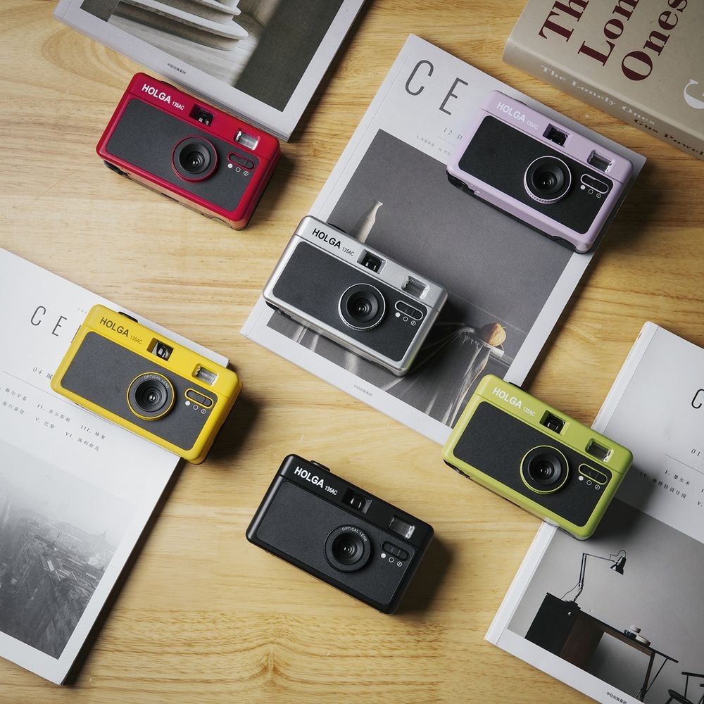 Holga 135AC 35mm Film Camera (Silver)