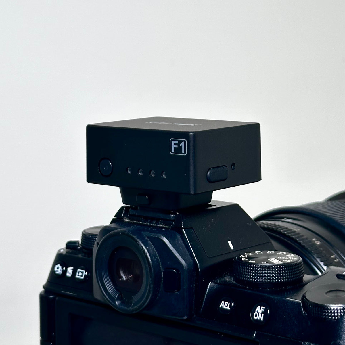 Holga F1 Flash with Adjustable Power (Black)